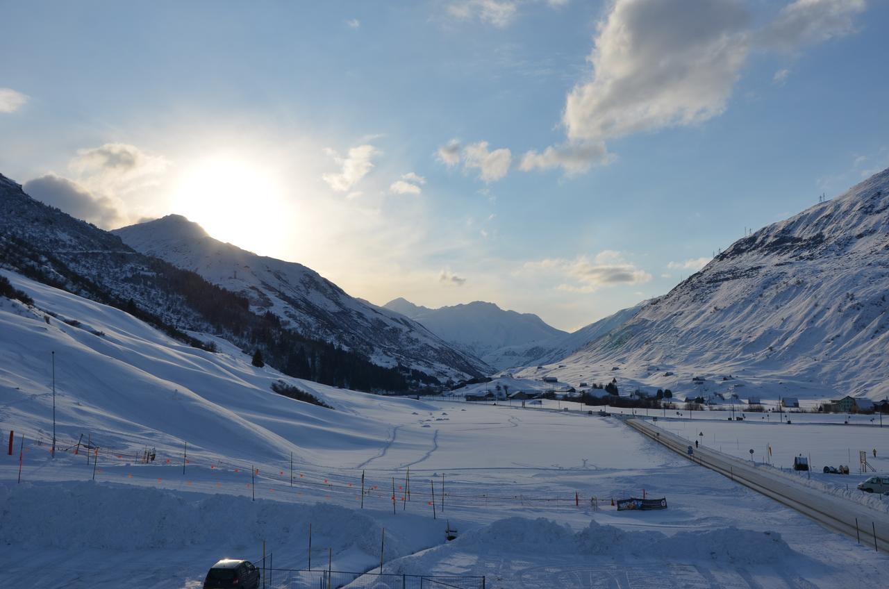Hotel Aurora Andermatt Bagian luar foto